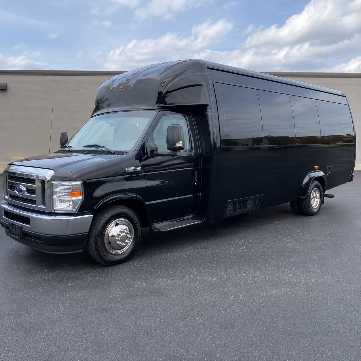 Eagan Winery Tour & Pub Crawl Transportation