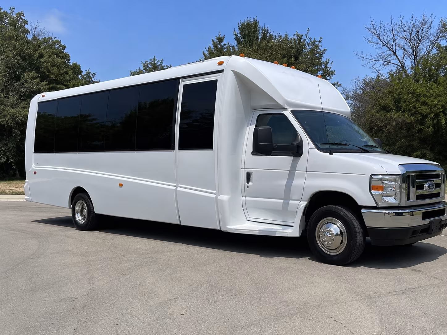 St. Paul Homecoming & Prom Party Bus Rentals