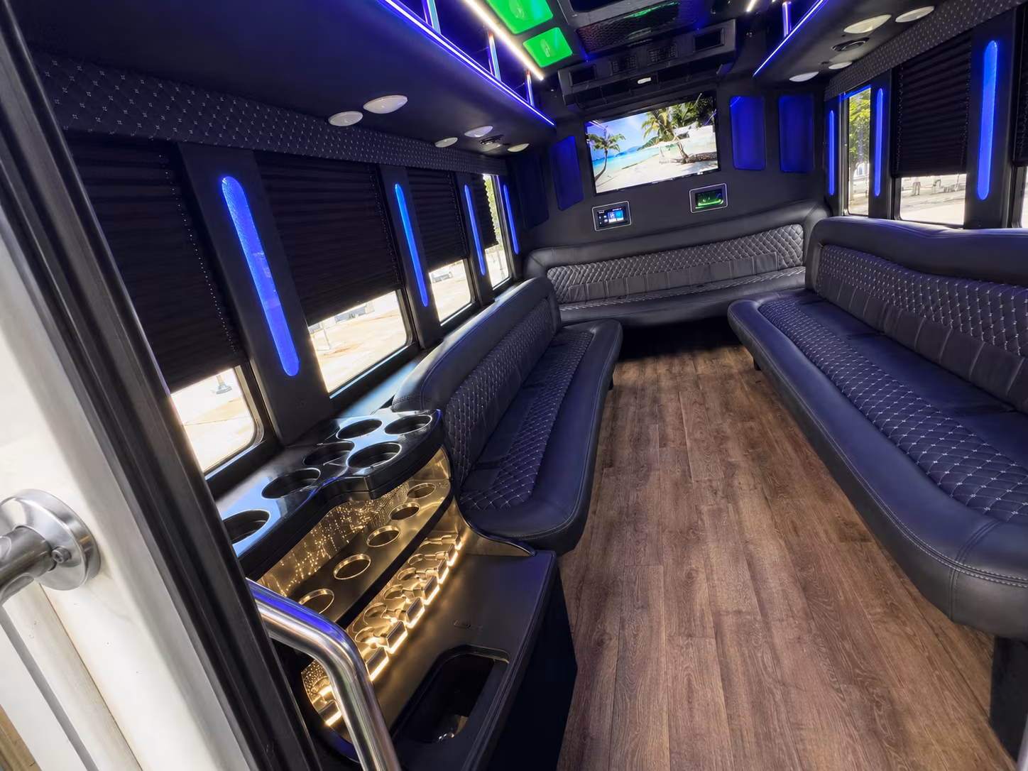 St. Paul Winery Tour & Pub Crawl Transportation party bus exterior