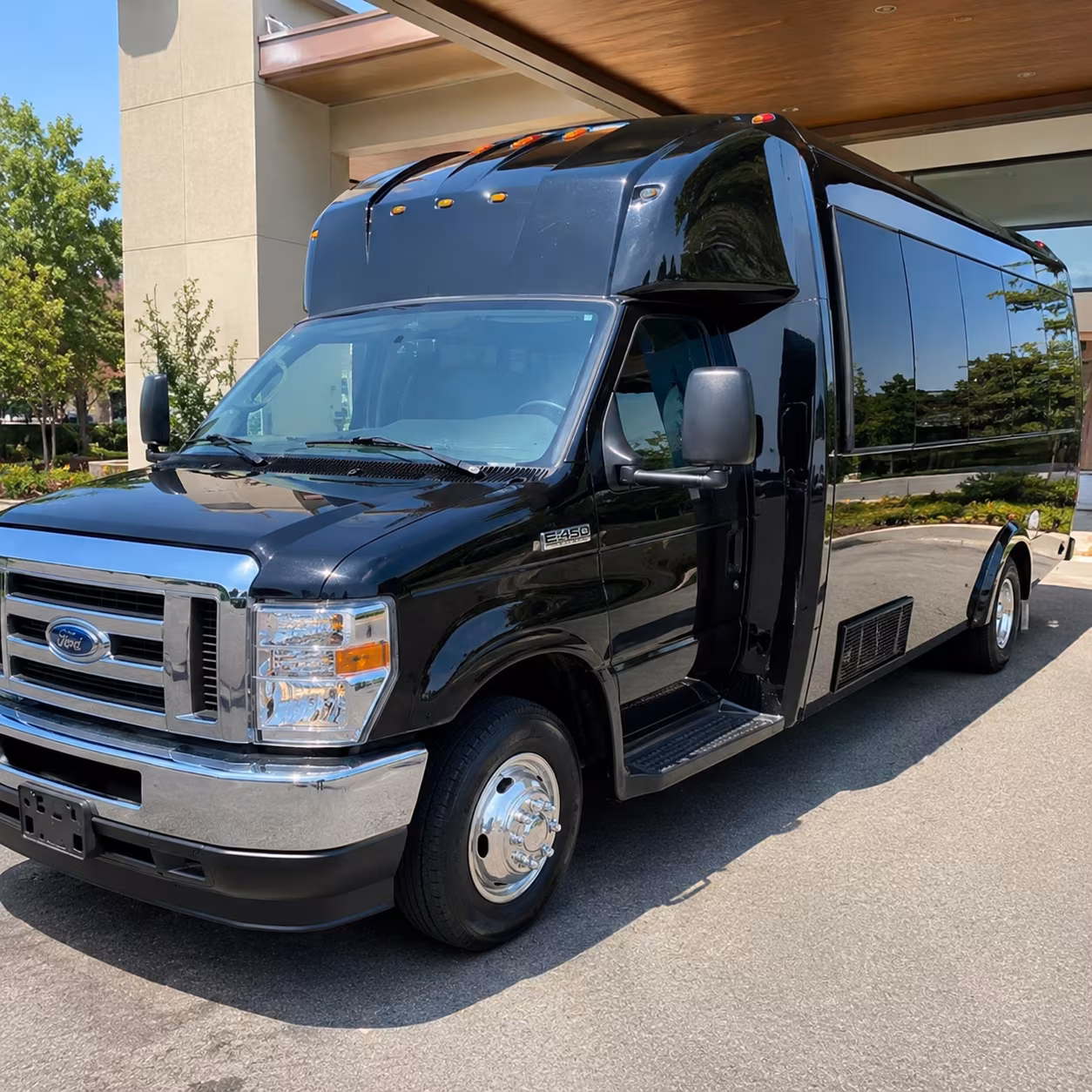 Woodbury Birthday, Sweet 16, & Quinceañera Party Bus Rentals